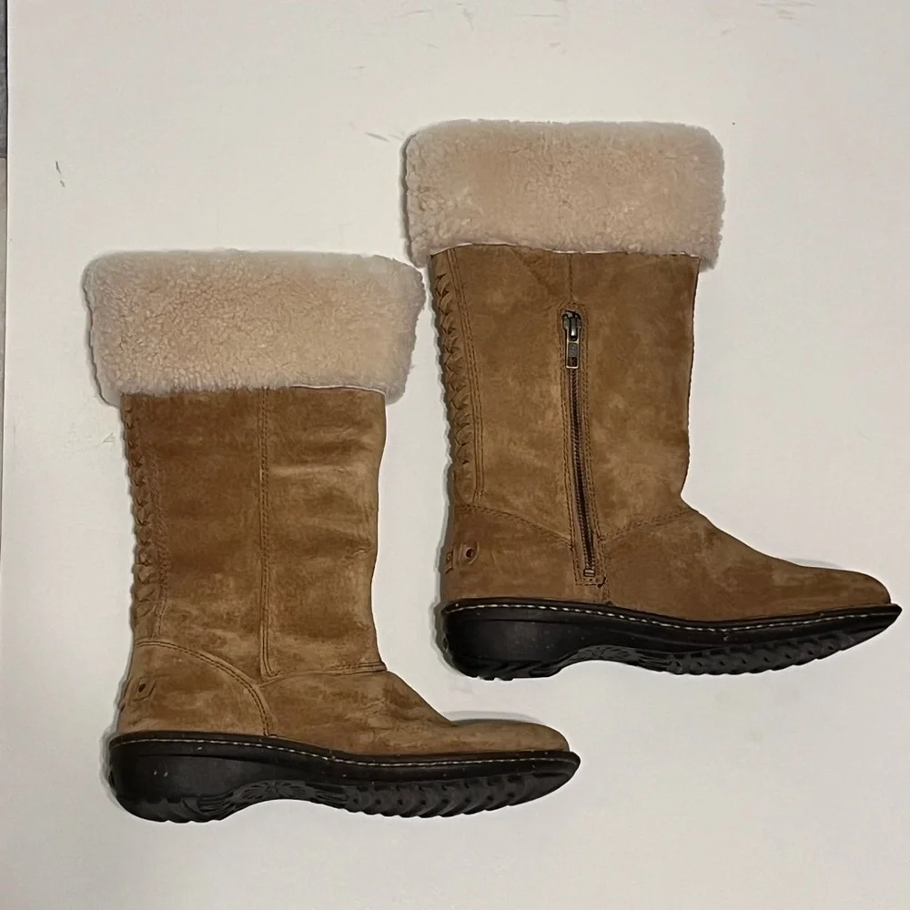UGG Karyn Cuff Sheepskin Boots Chestnut Brown READ
